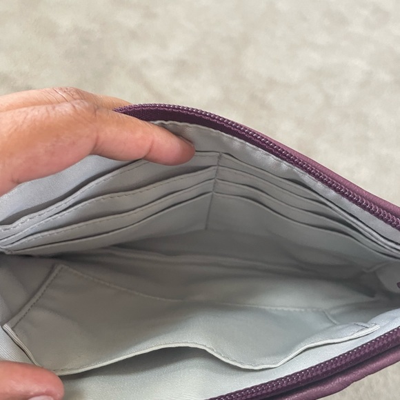 Coach wristlet - Picture 3 of 3